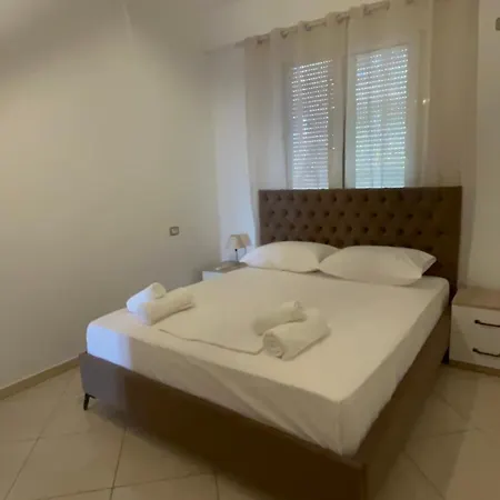 Electra &apartments Ii *